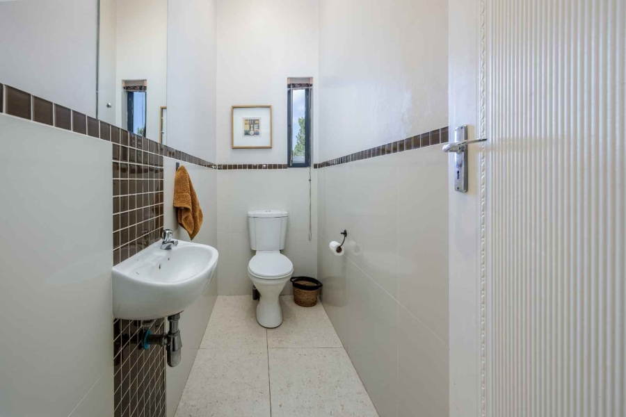 4 Bedroom Property for Sale in Kanonberg Western Cape